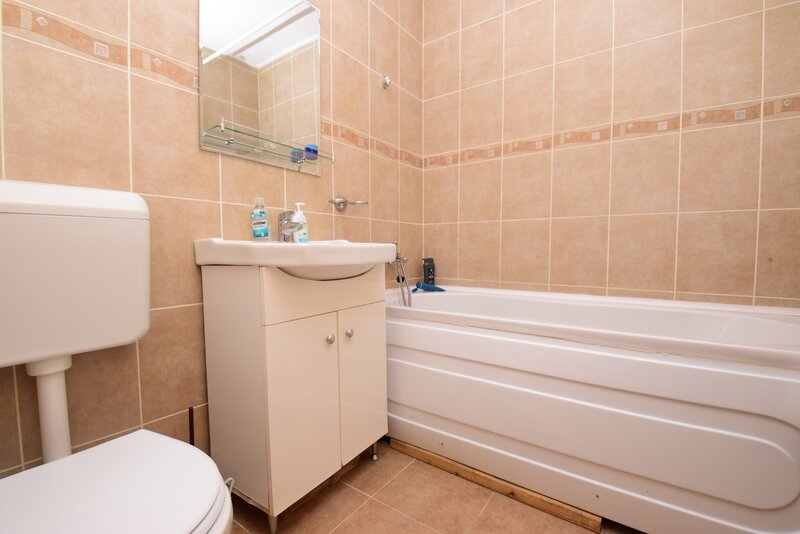 Vitan - Fizicienilor, 2 camere, 2 bai, centrala proprie, mobilat si utilat